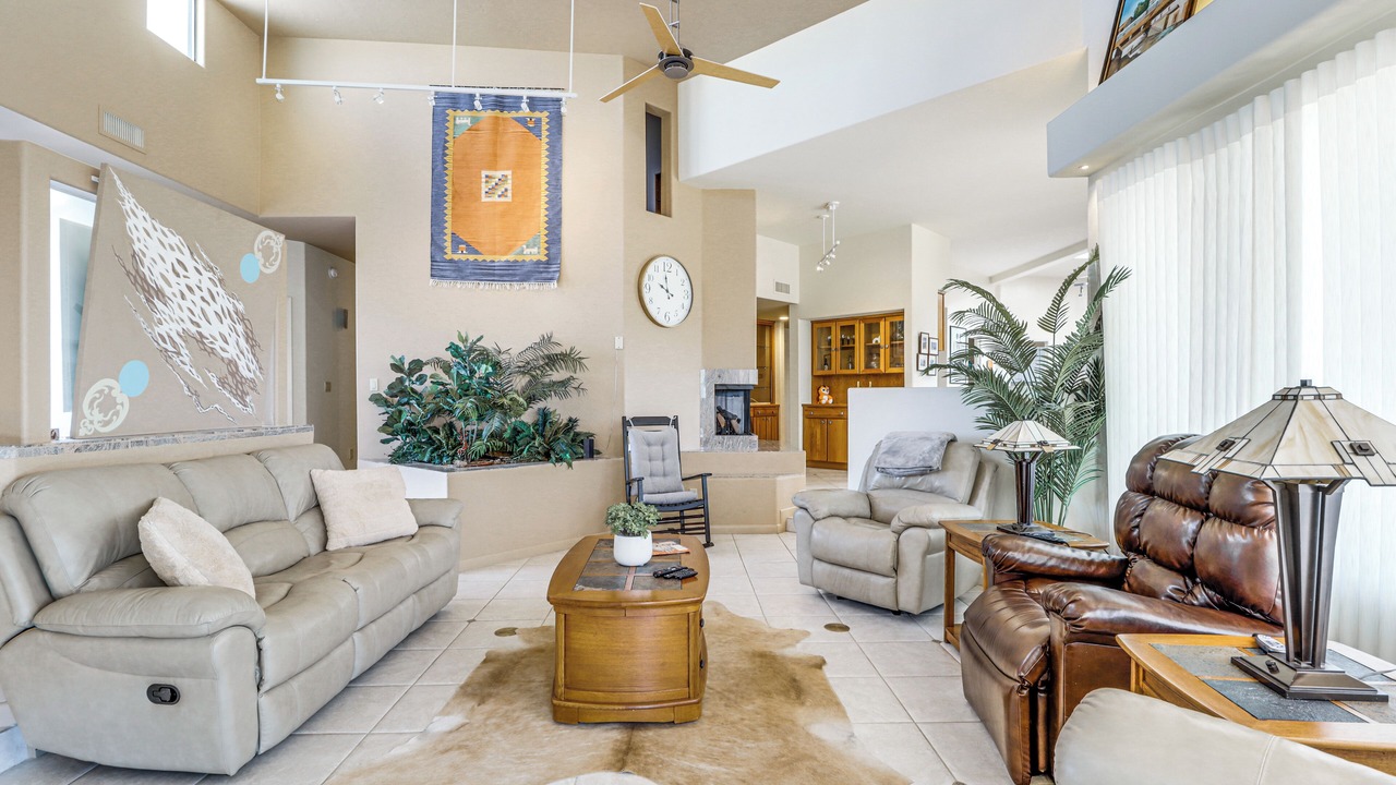 Photo of Livingroom in Oro Valley