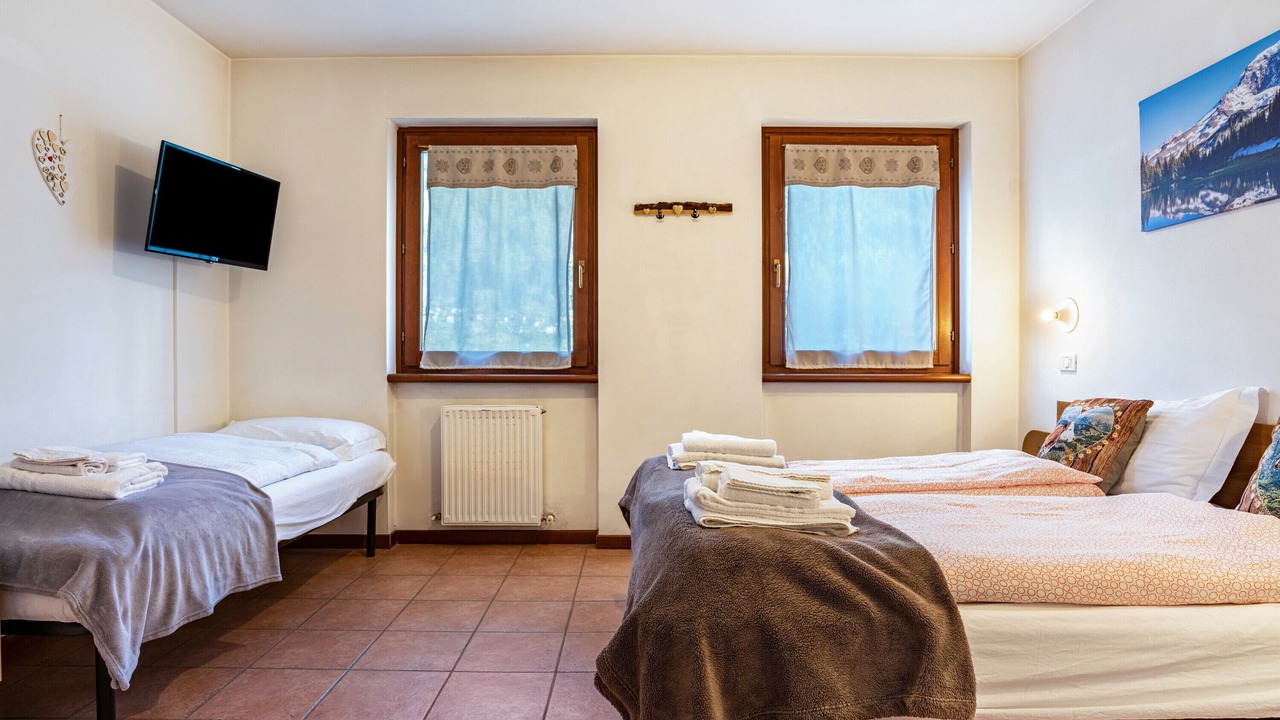Photo of Bedroom in Strembo