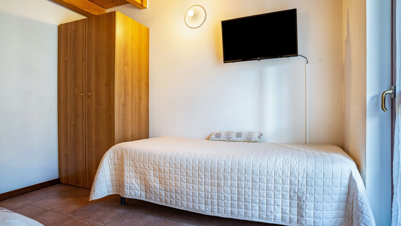 Photo of Bedroom in Strembo