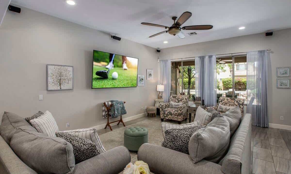 Photo of Livingroom in Paseo Crossings