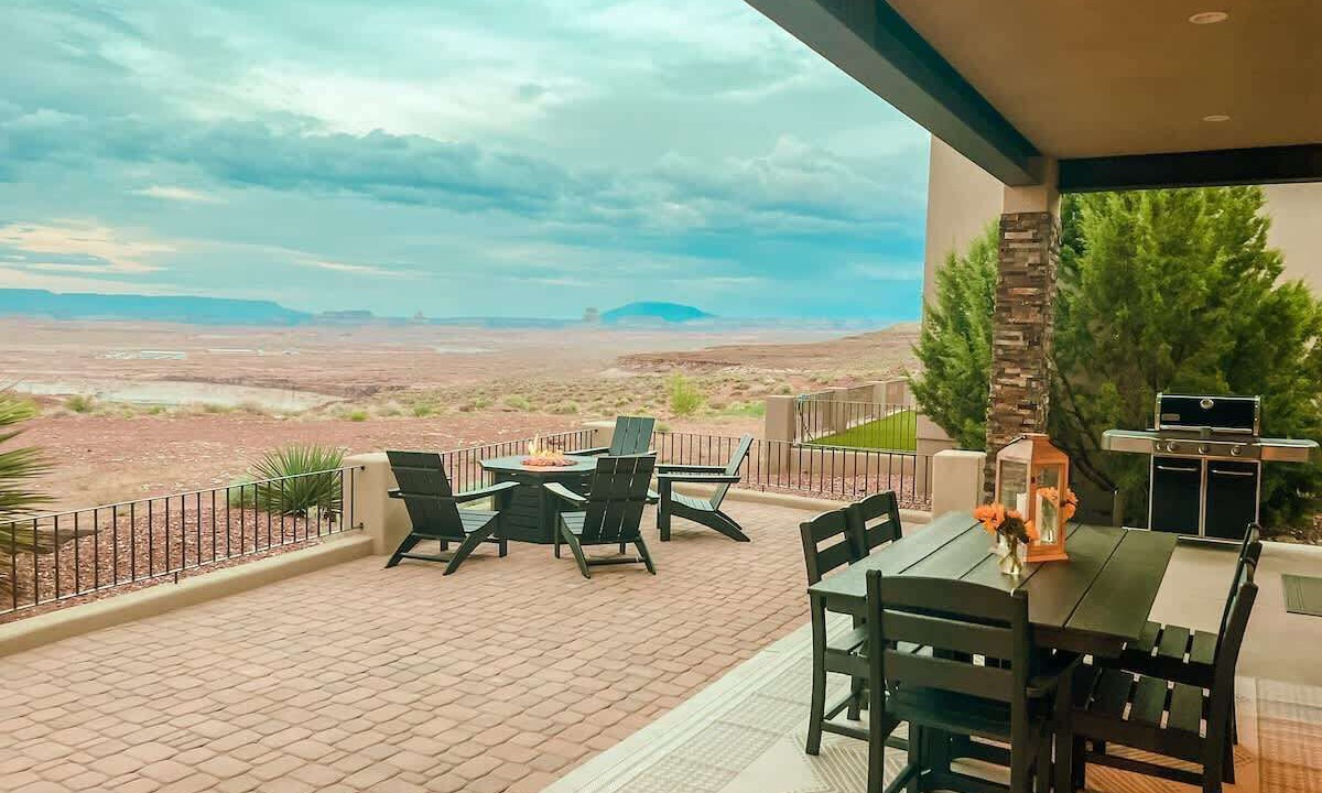 Photo of Outdoor in Page