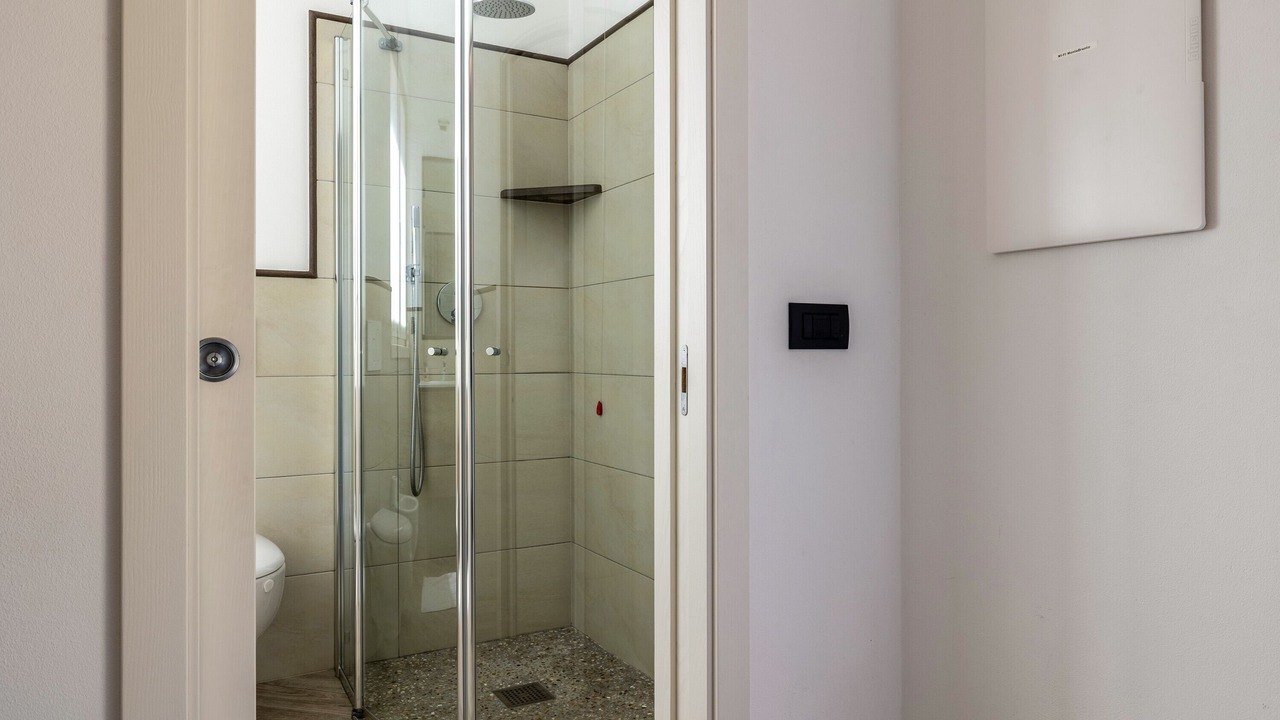 Photo of Bathroom in Dro