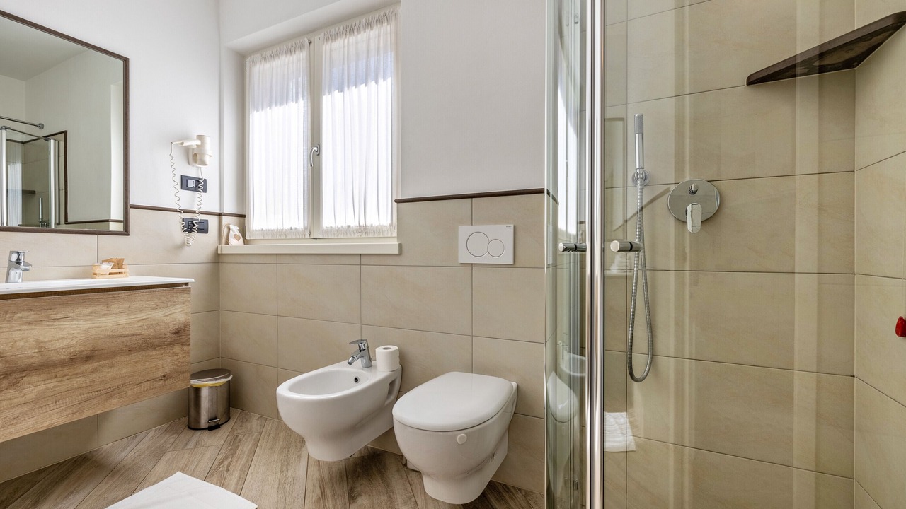 Photo of Bathroom in Dro