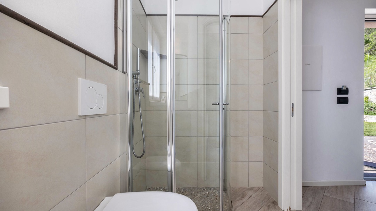 Photo of Bathroom in Dro