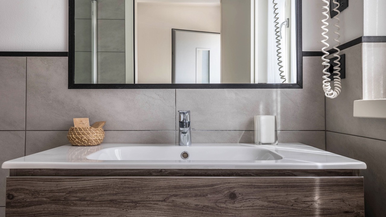 Photo of Bathroom in Dro