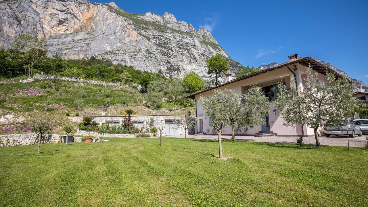 Photo of Outdoor in Dro
