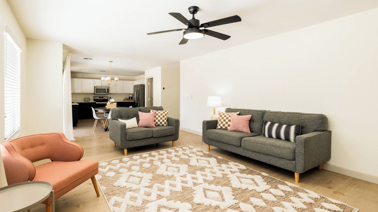Photo of Livingroom in Villages At Queen Creek