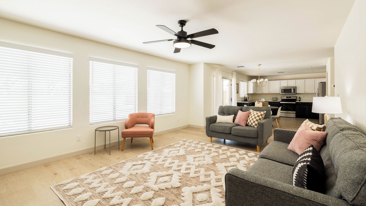 Photo of Livingroom in Villages At Queen Creek