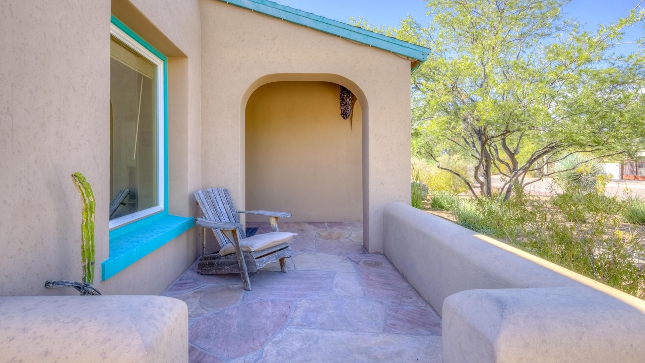 Photo of Patio Balcony in Blenman-Elm