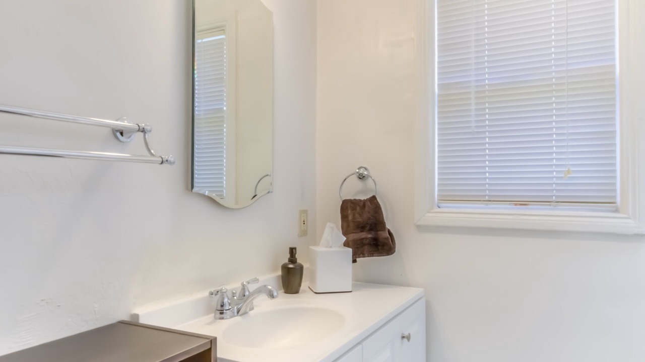 Photo of Bathroom in Blenman-Elm