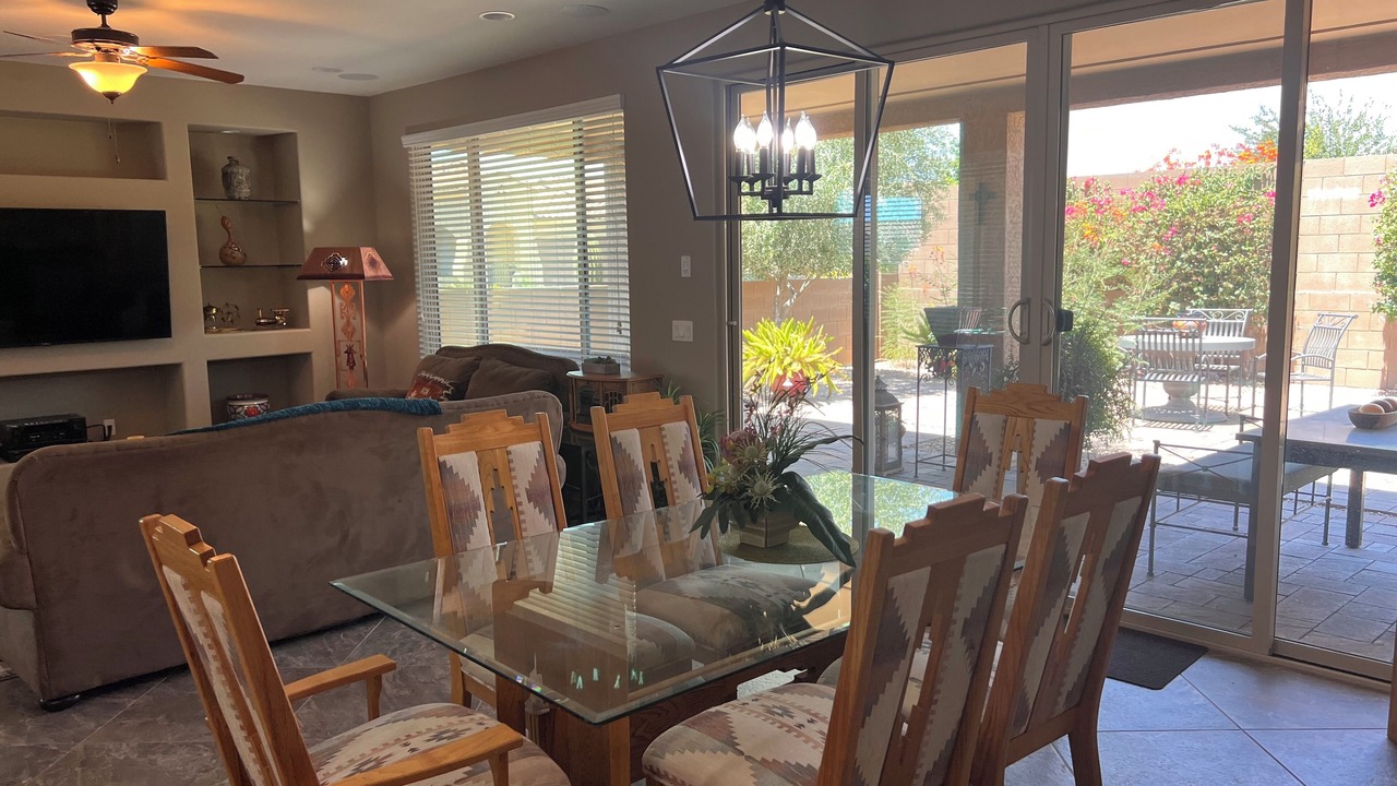 Photo of Livingroom in Dove Mountain