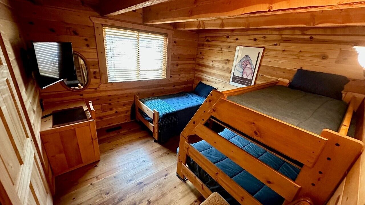 Photo of Bedroom in Mammoth Creek