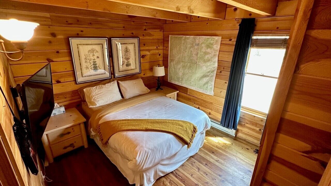 Photo of Bedroom in Mammoth Creek