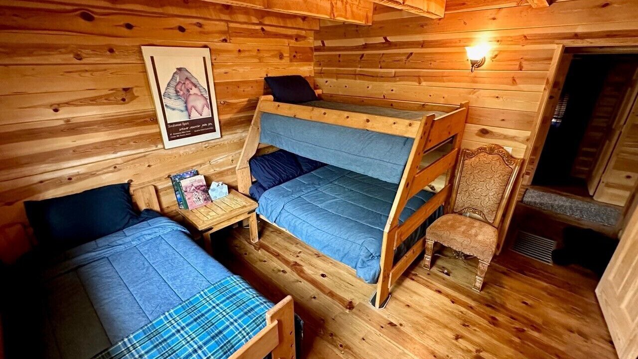 Photo of Bedroom in Mammoth Creek