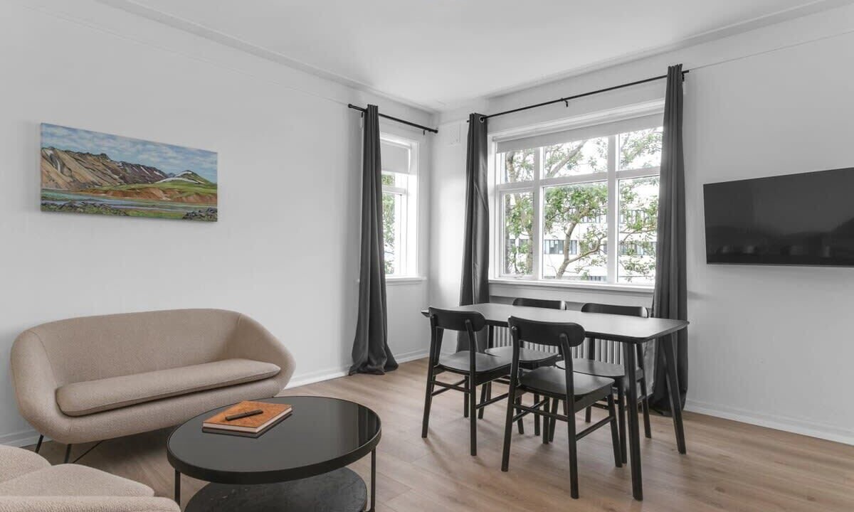 Photo of Livingroom in Downtown