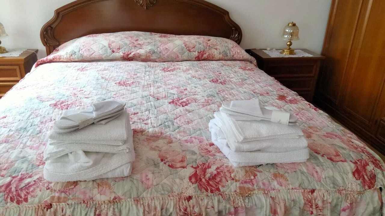 Photo of Bedroom in Cavedine