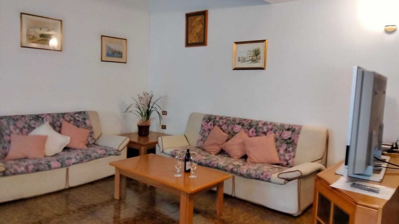 Photo of Livingroom in Cavedine
