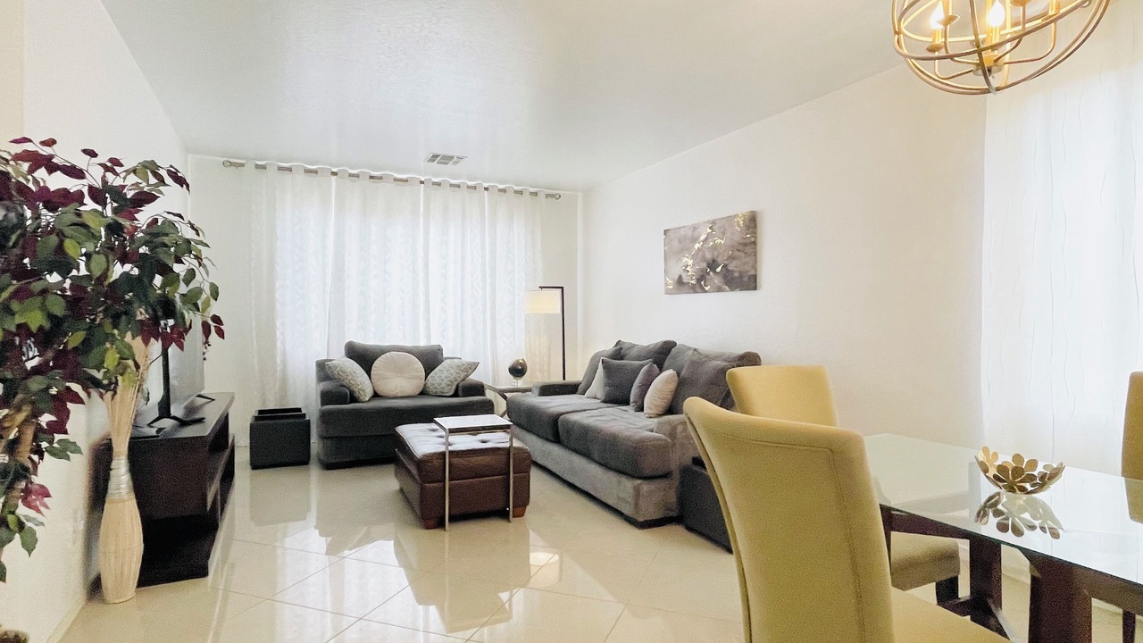 Photo of Livingroom in Legacy