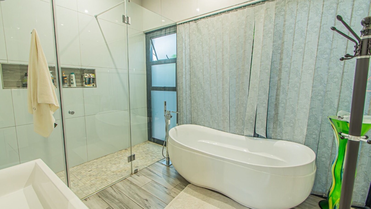 Photo of Bathroom in Umhlanga