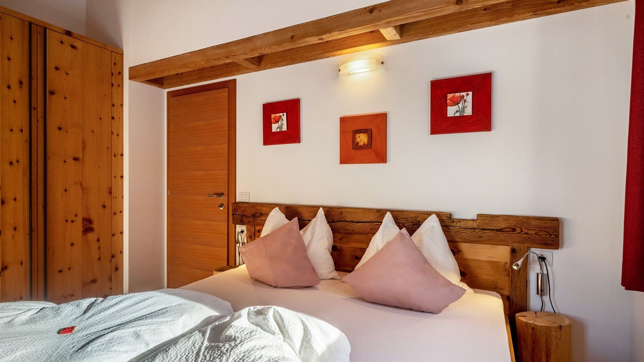Photo of Bedroom in Racines