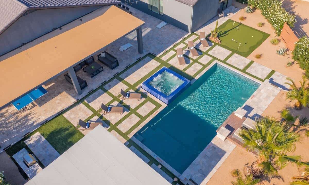 Photo of Outdoor in Avant