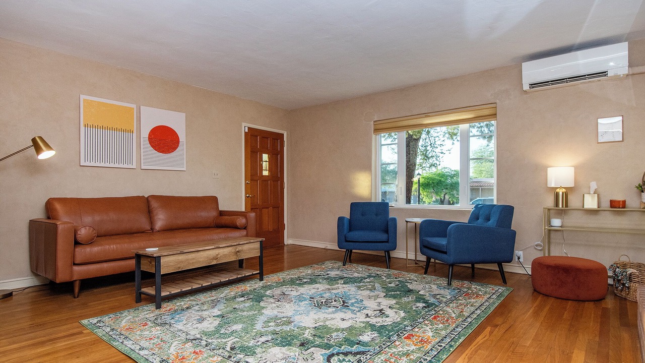 Photo of Livingroom in Sam Hughes