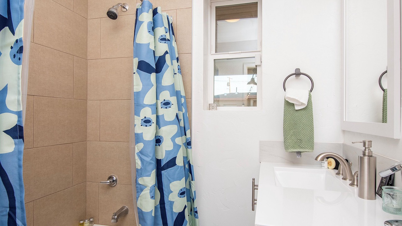 Photo of Bathroom in Sam Hughes