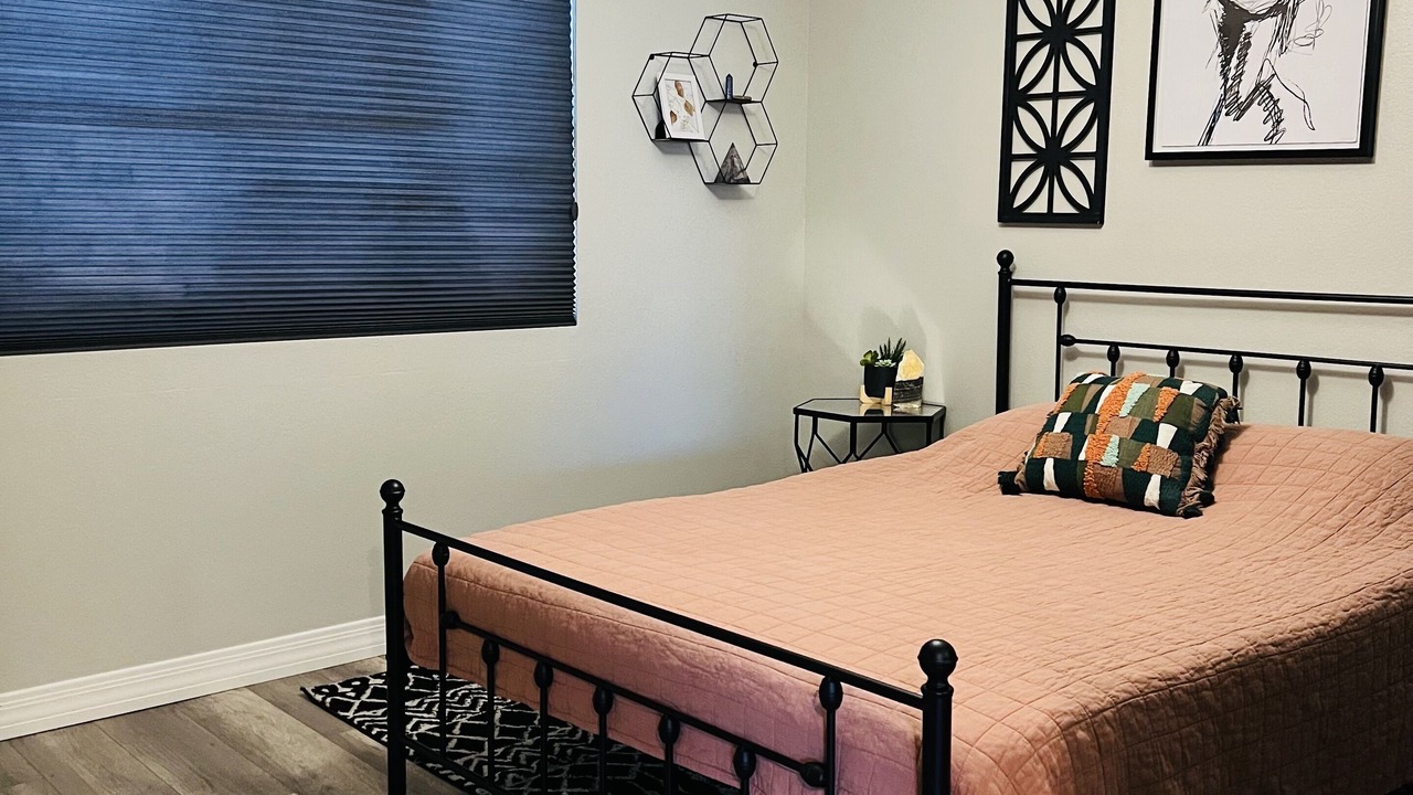 Photo of Bedroom in Alta Mesa