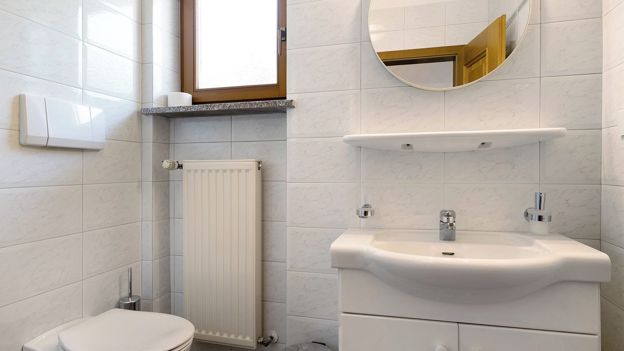 Photo of Bathroom in Plaus