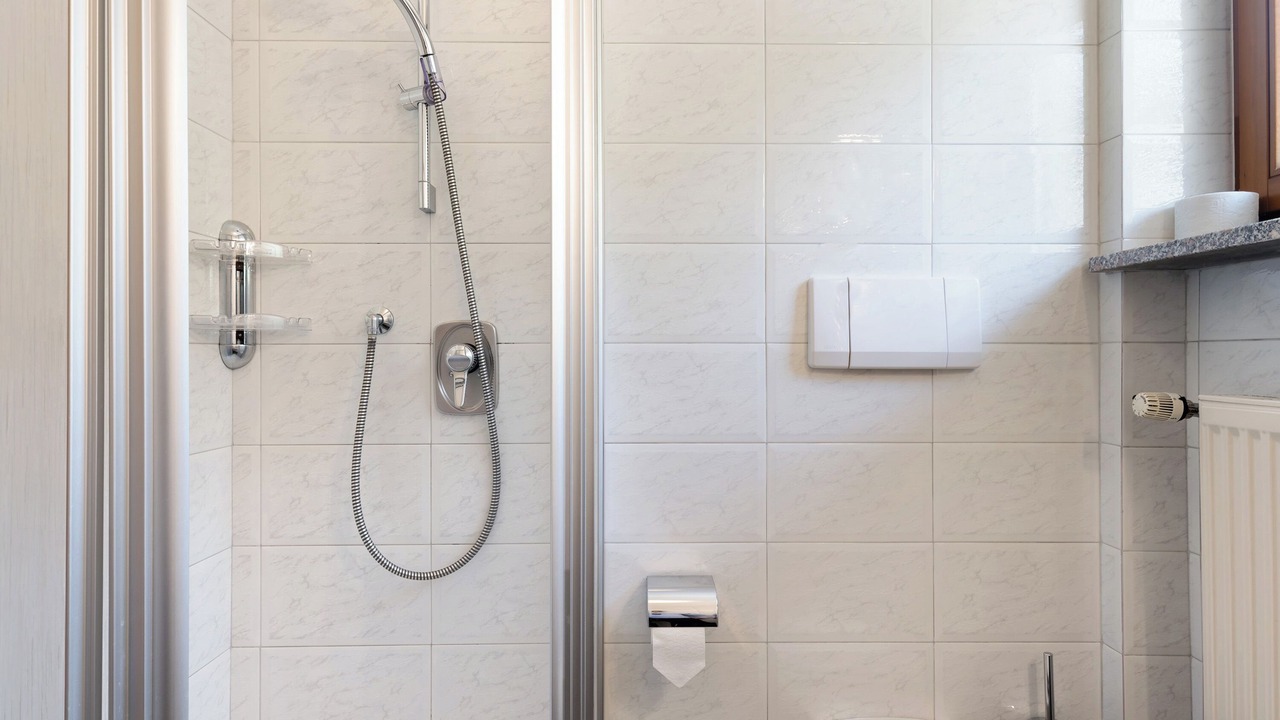 Photo of Bathroom in Plaus