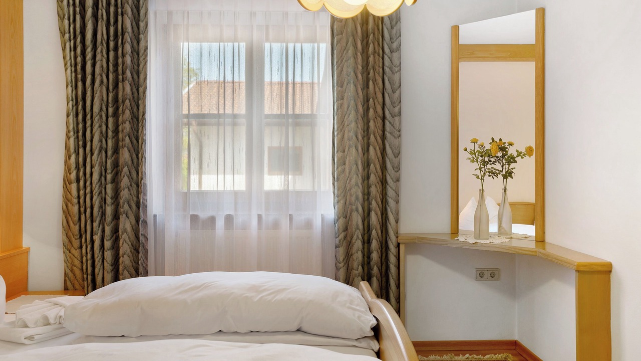 Photo of Bedroom in Plaus