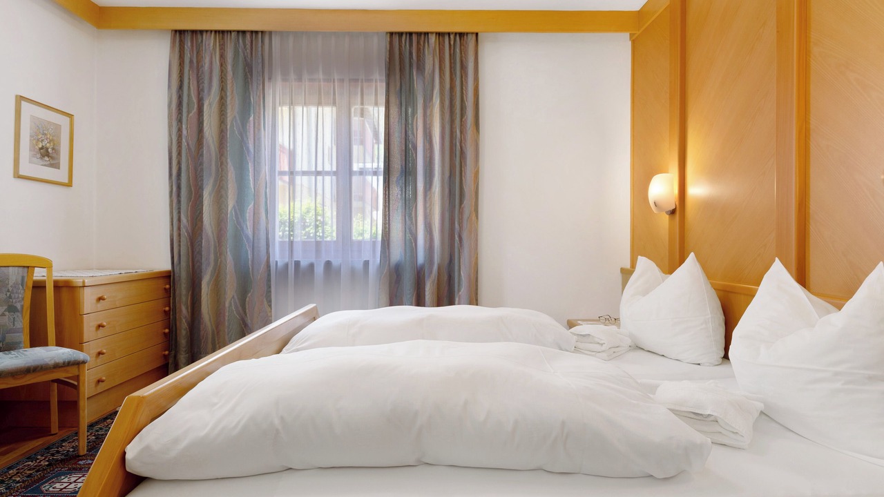 Photo of Bedroom in Plaus
