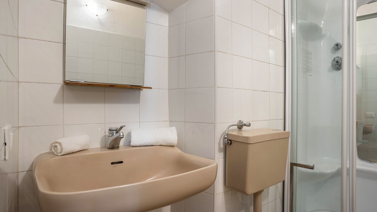 Photo of Bathroom in Denno