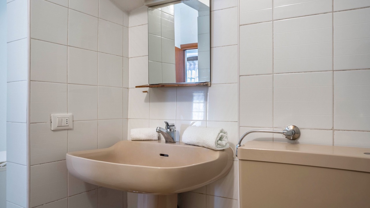 Photo of Bathroom in Denno