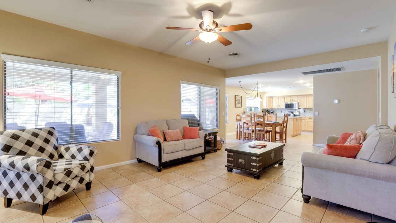Photo of Livingroom in Canyon Trails