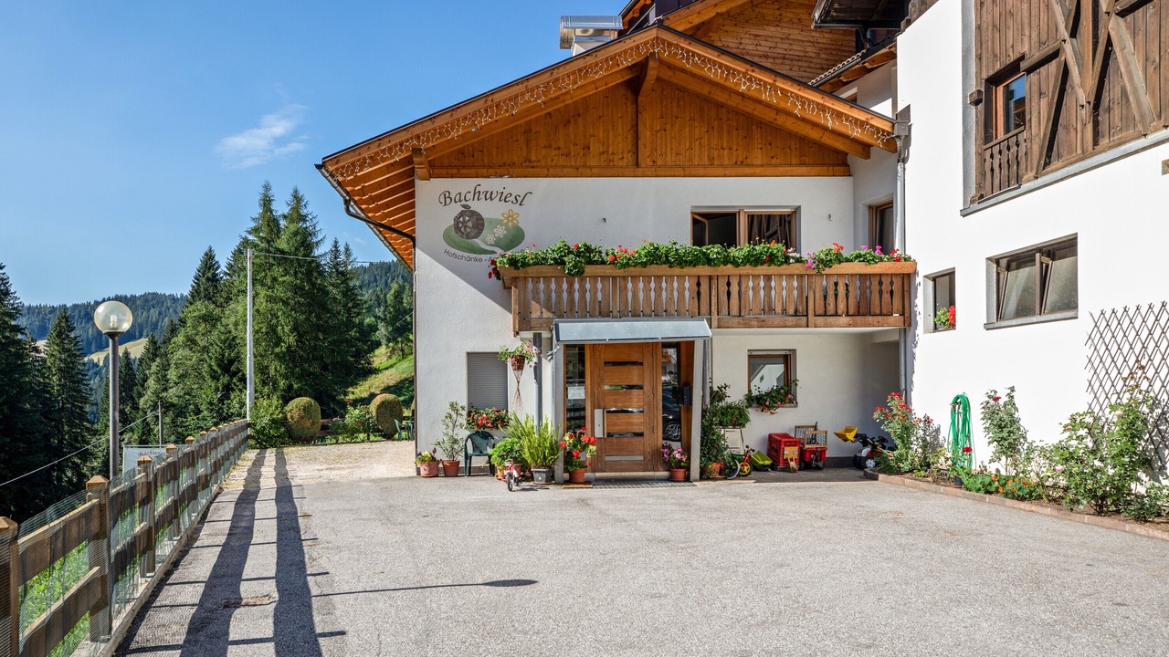 Photo of Outdoor in Proves
