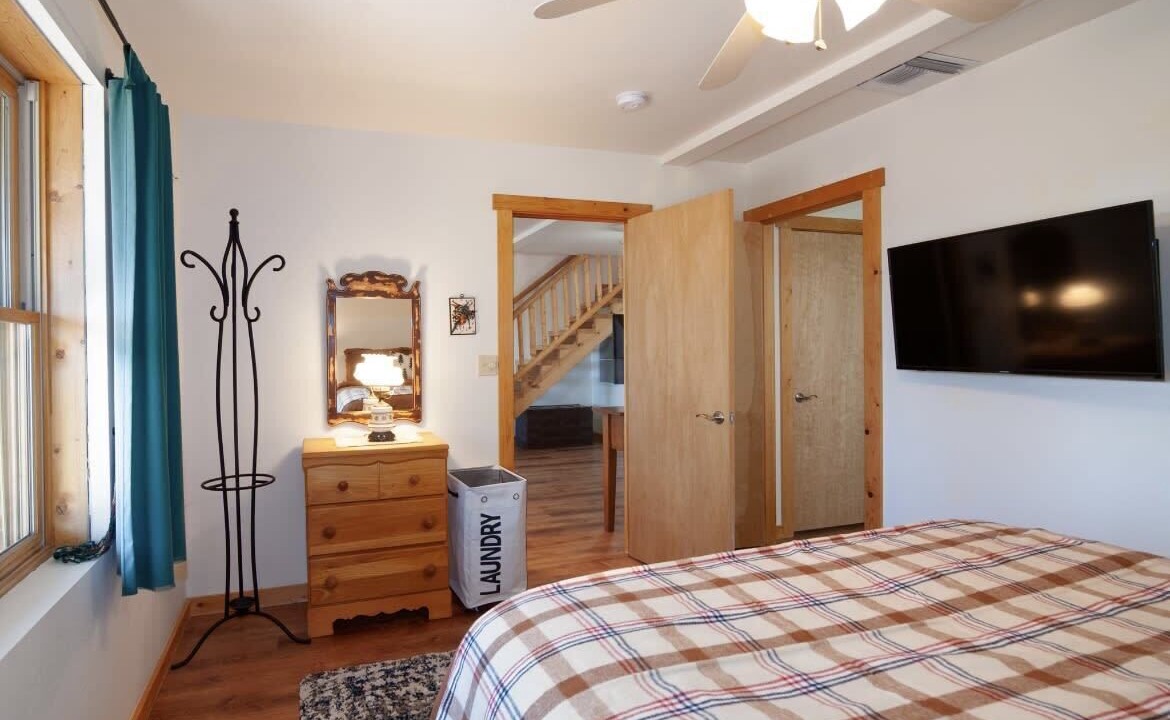 Photo of Bathroom in Pine
