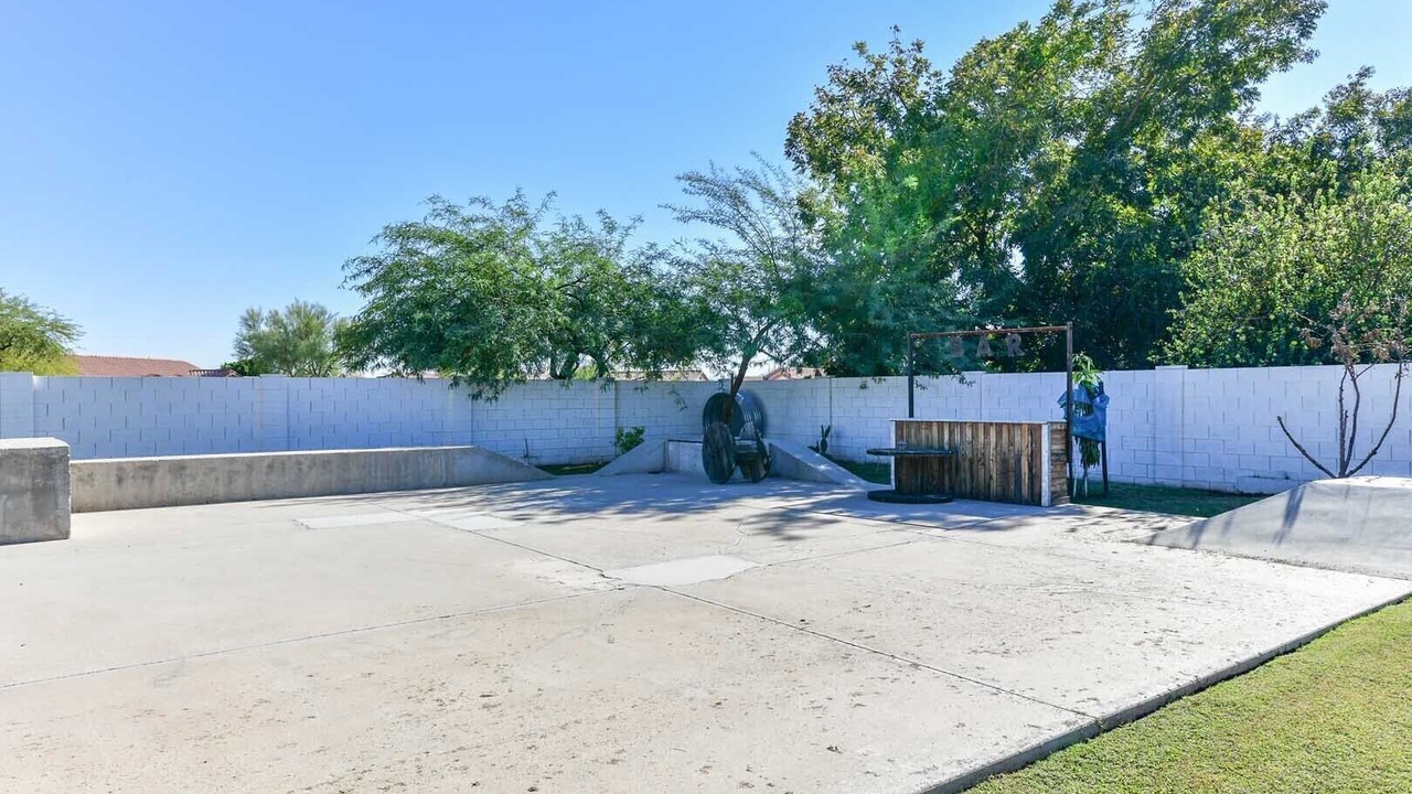Photo of Patio Balcony in Maryvale Village