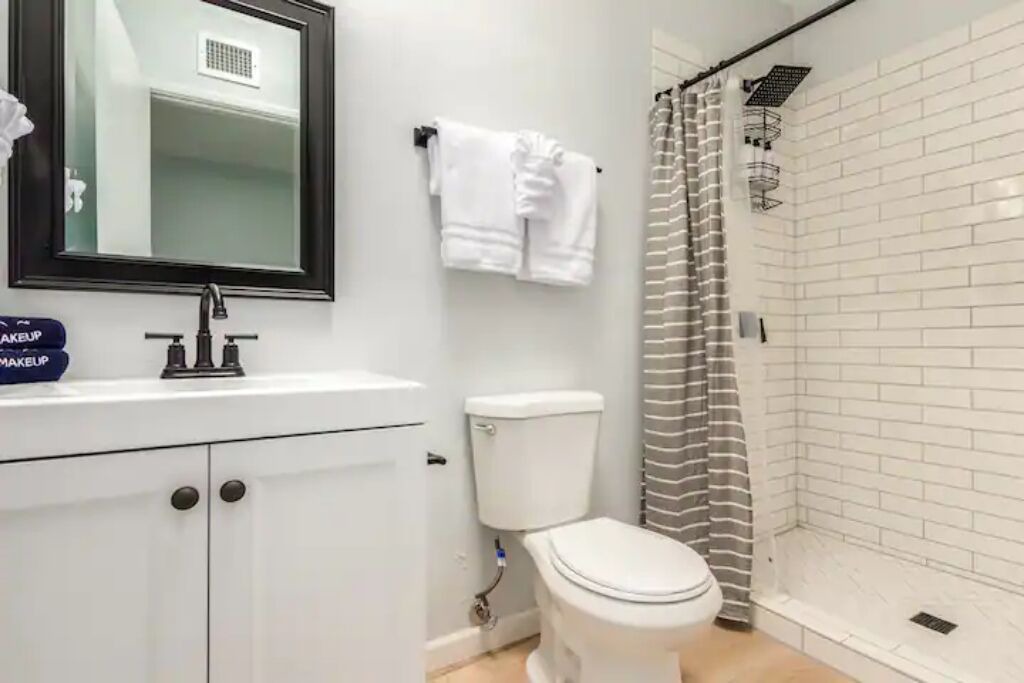 Photo of Bathroom in Oracle Heights Estates