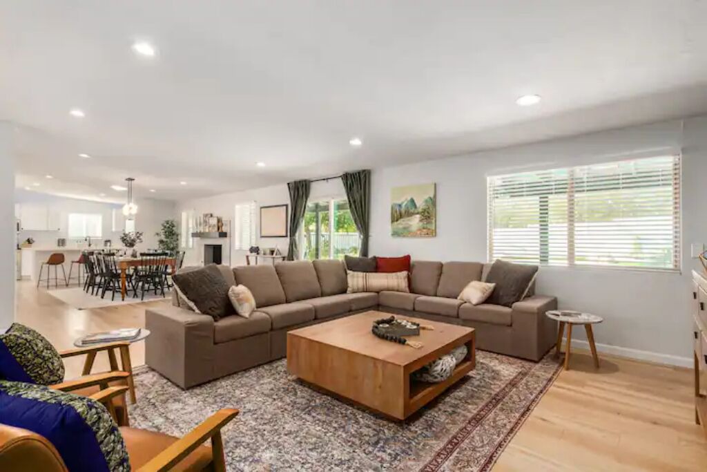 Photo of Livingroom in Oracle Heights Estates