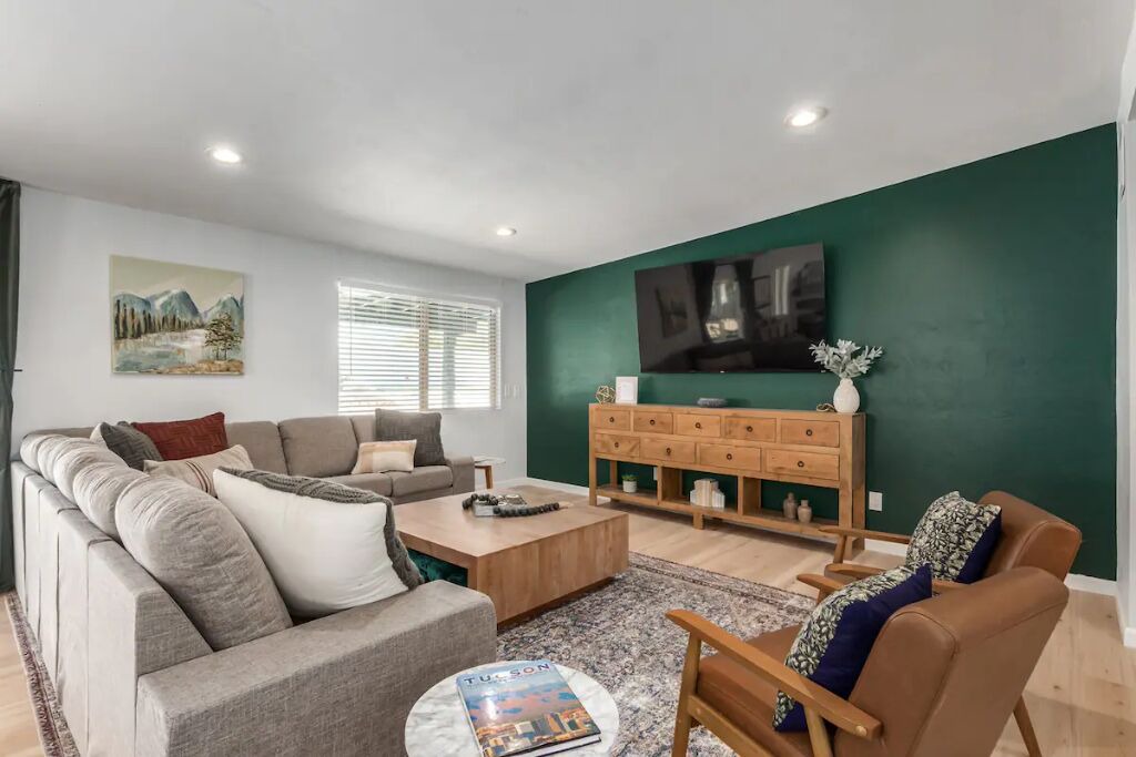Photo of Livingroom in Oracle Heights Estates