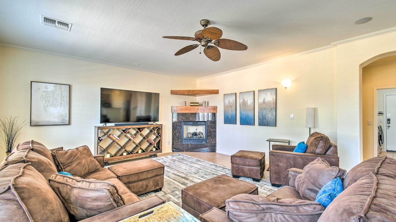 Photo of Livingroom in Laveen Village