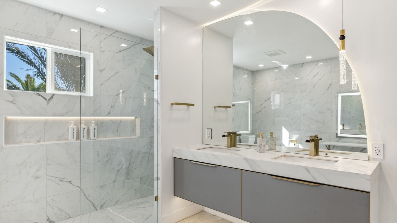 Photo of Bathroom in Papago Parkway
