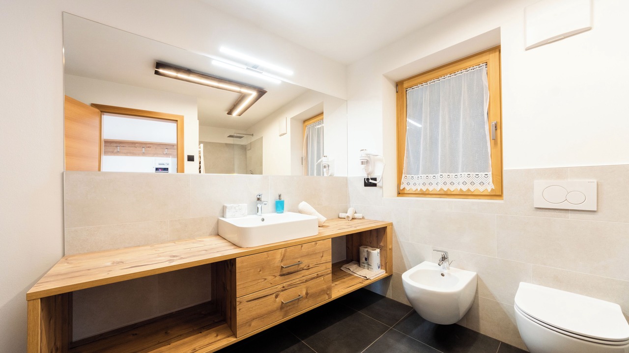 Photo of Bathroom in Longiaru