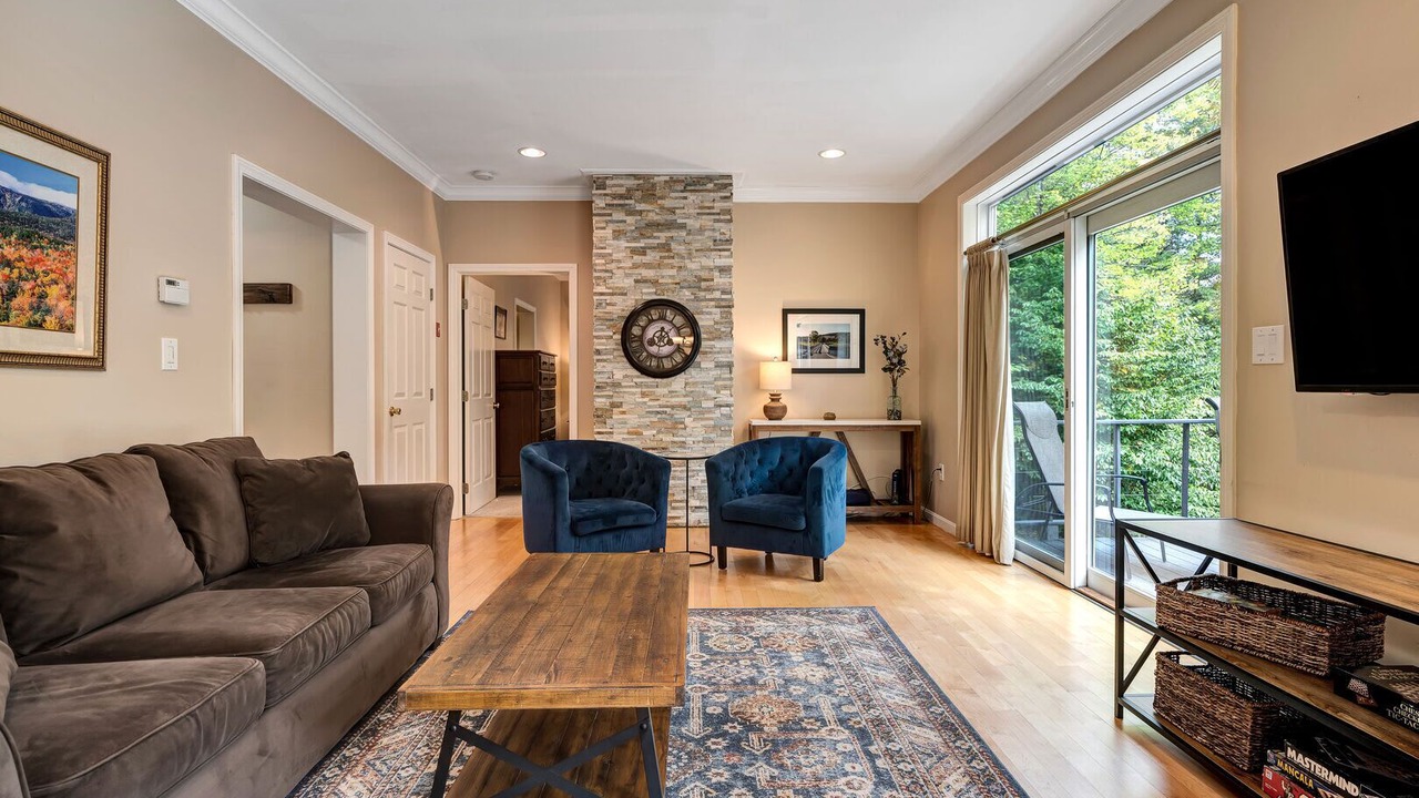 Photo of Livingroom in West Hartford