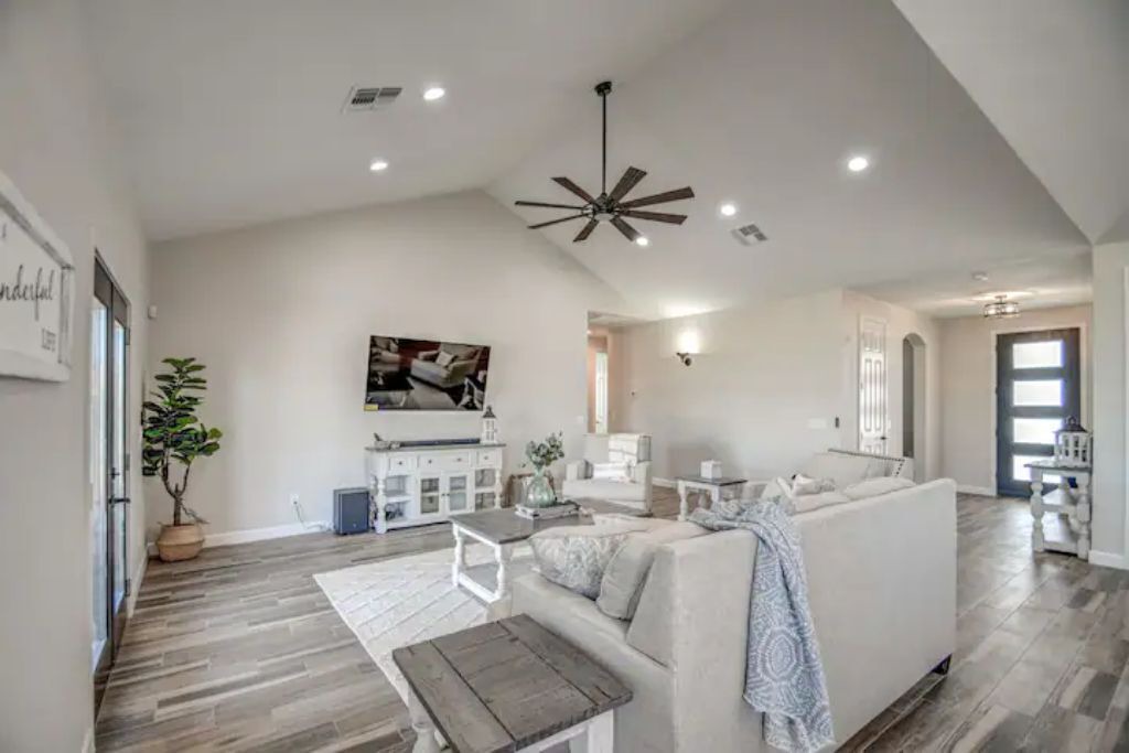 Photo of Bedroom in Paradise Valley Village