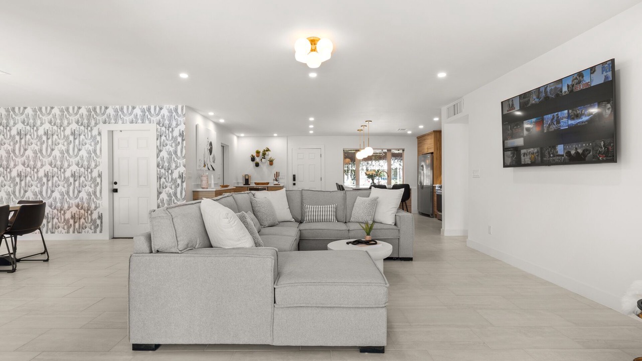 Photo of Livingroom in Scottsdale Estates Six