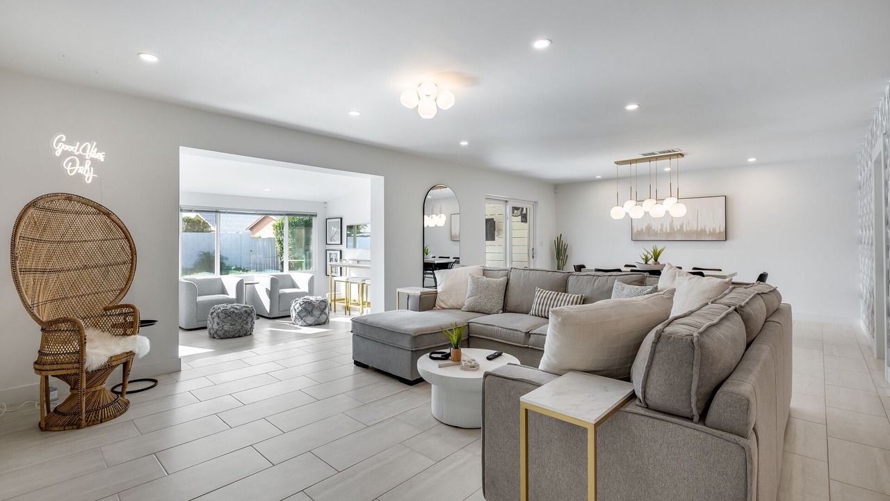 Photo of Livingroom in Scottsdale Estates Six
