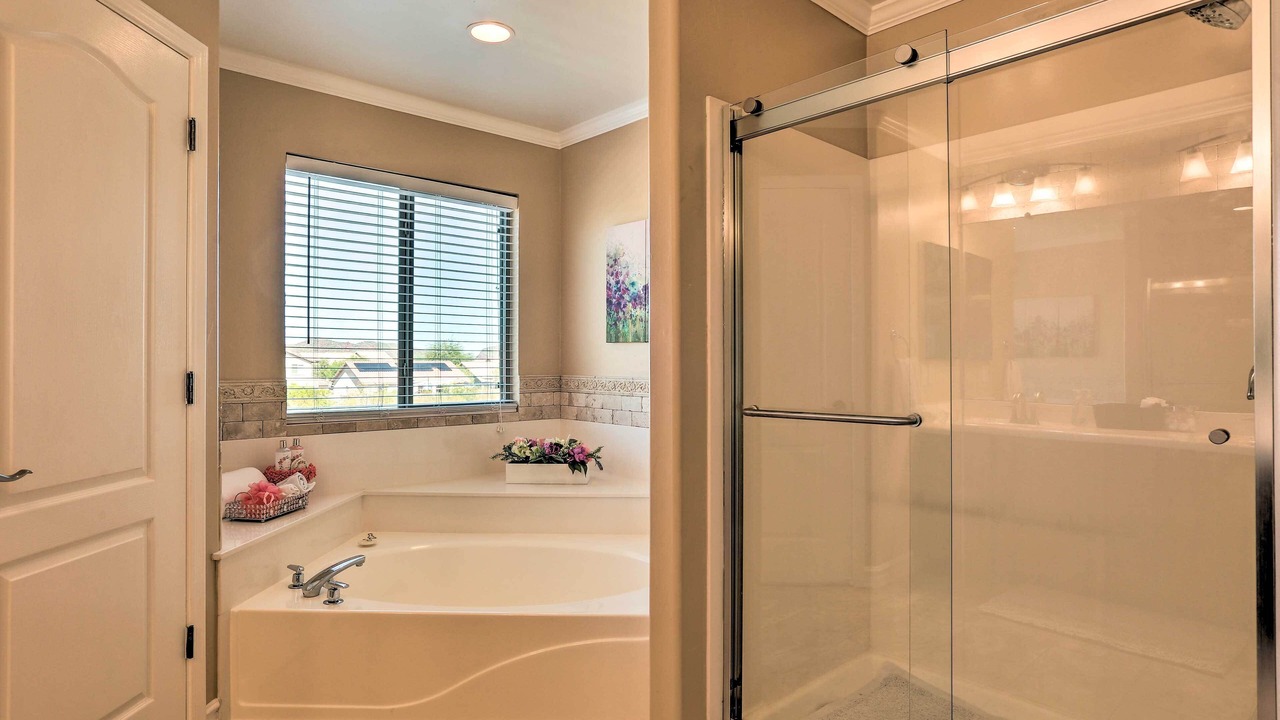 Photo of Bathroom in Continental Reserve
