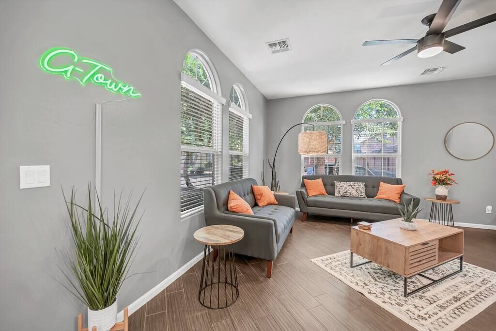 Photo of Livingroom in Higley Park